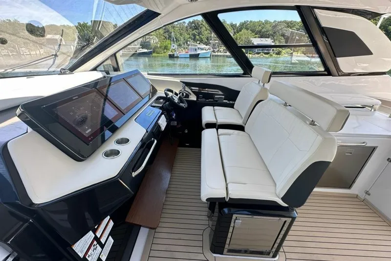 Slide: The Image of Cruisers 50 GLS 2024 - 6008671