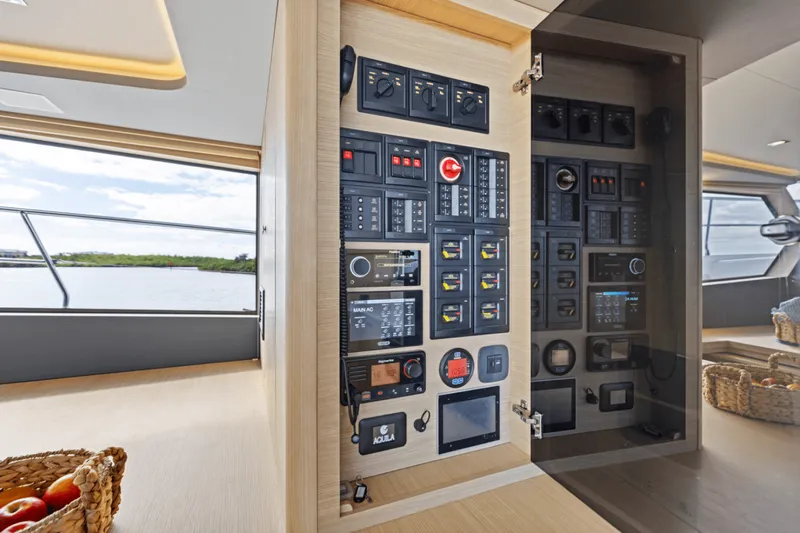 Slide: The Image of Aquila 50 Yacht 2026 - 6007792