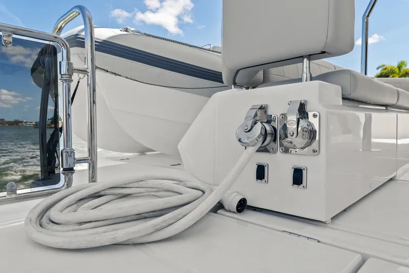 Slide: The Image of Aquila 54 Yacht 2026 - 6205378