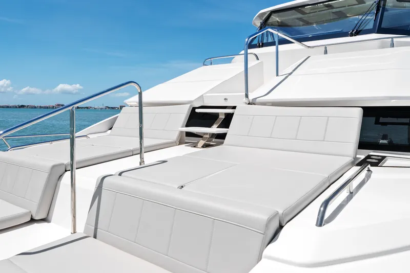 Slide: The Image of Aquila 54 Yacht 2026 - 6205387