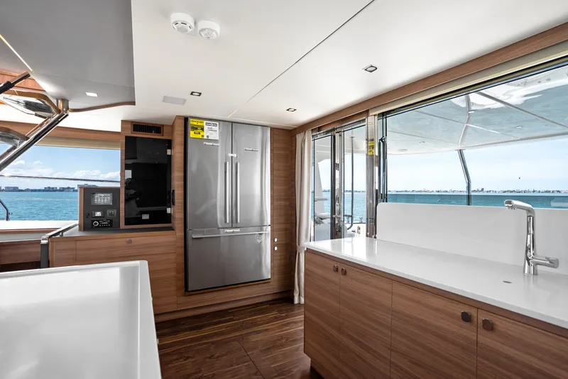 Slide: The Image of Aquila 54 Yacht 2026 - 6205391