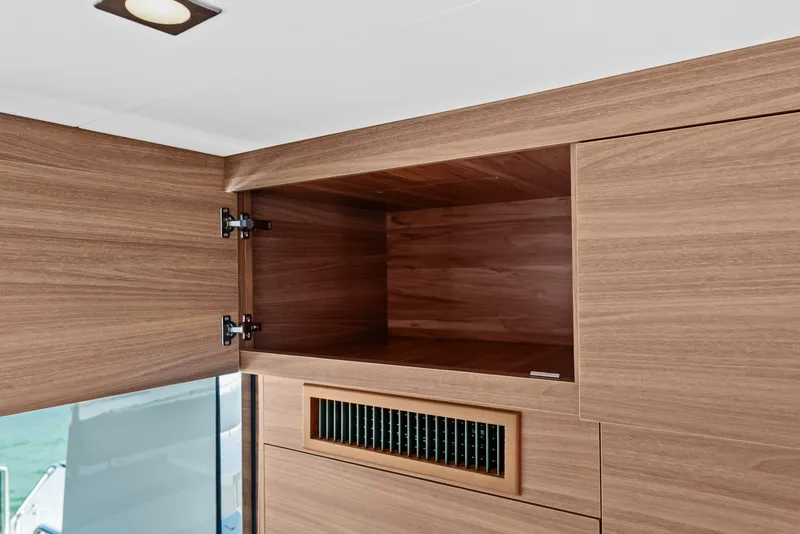 Slide: The Image of Aquila 54 Yacht 2026 - 6205404