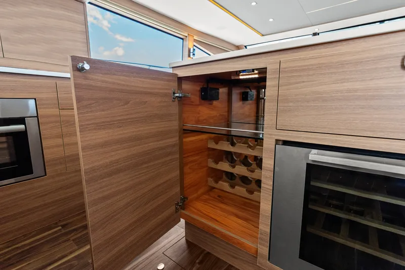 Slide: The Image of Aquila 54 Yacht 2026 - 6205407