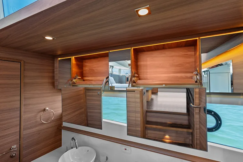 Slide: The Image of Aquila 54 Yacht 2026 - 6205418