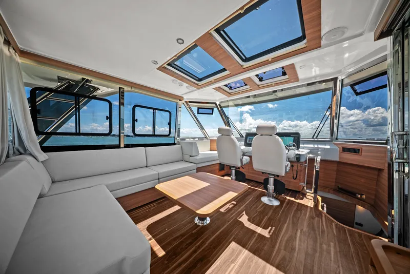 Slide: The Image of Aquila 54 Yacht 2026 - 6205421