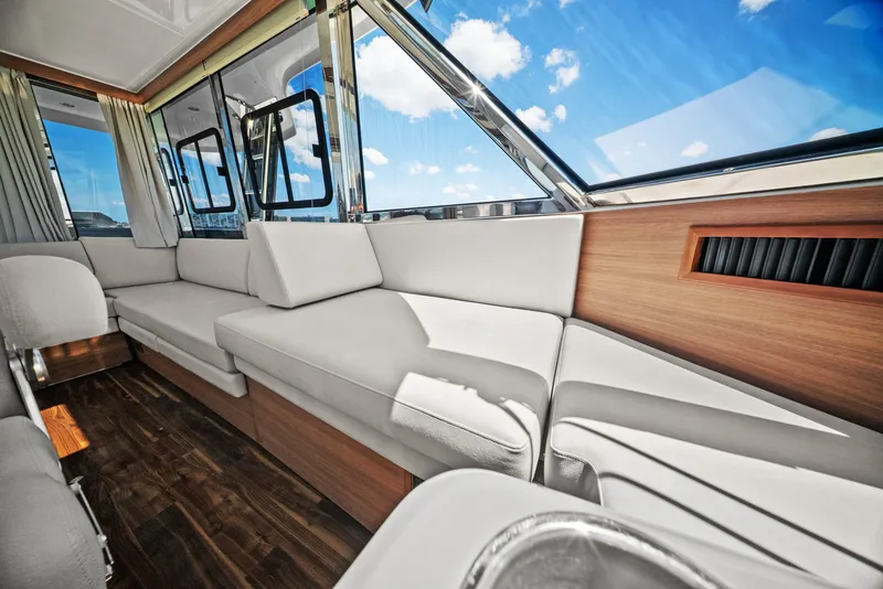 Slide: The Image of Aquila 54 Yacht 2026 - 6205424