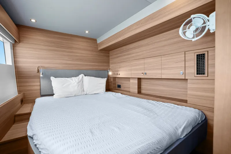 Slide: The Image of Aquila 54 Yacht 2026 - 6205433