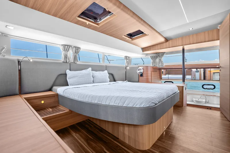 Slide: The Image of Aquila 54 Yacht 2026 - 6205435