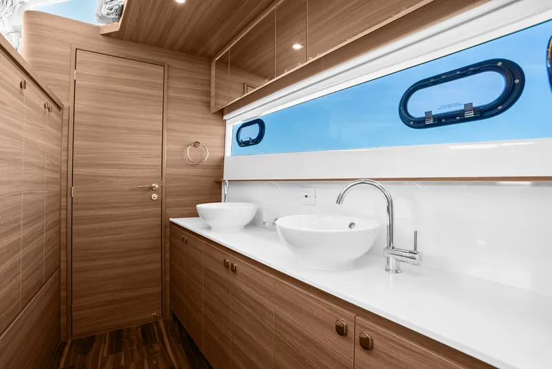 Slide: The Image of Aquila 54 Yacht 2026 - 6205445