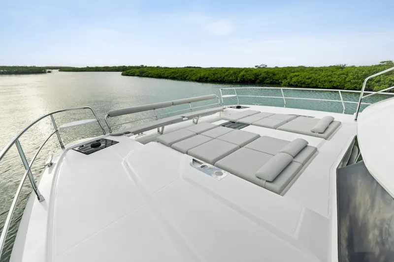 Slide: The Image of Aquila 50 Yacht 2026 - 6007925