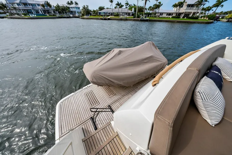 Slide: The Image of 2015 Prestige 550 'Legacy' - 6008788