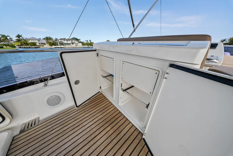 Slide: The Image of 2015 Prestige 550 'Legacy' - 6008797
