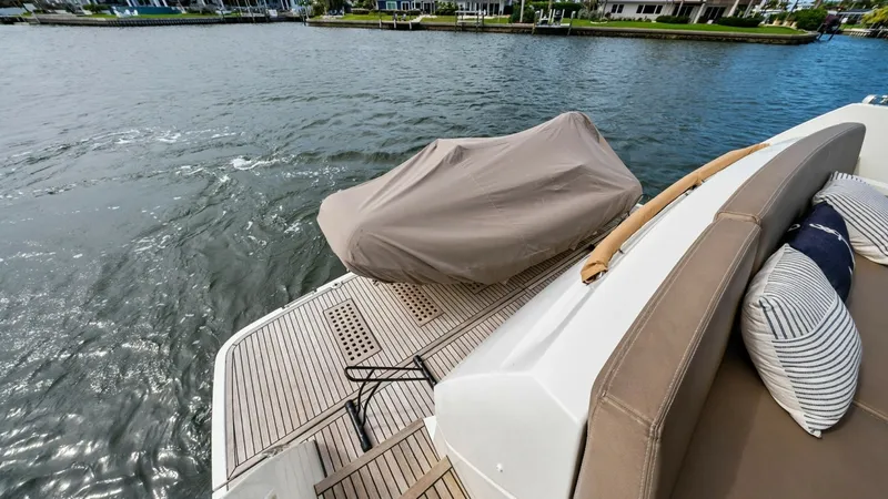 Slide: The Image of 2015 Prestige 550 'Legacy' - 6613459