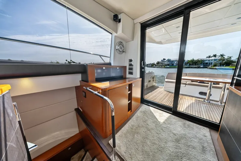 Slide: The Image of 2015 Prestige 550 'Legacy' - 6008799