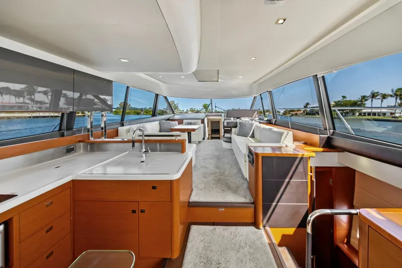 Slide: The Image of 2015 Prestige 550 'Legacy' - 6008800