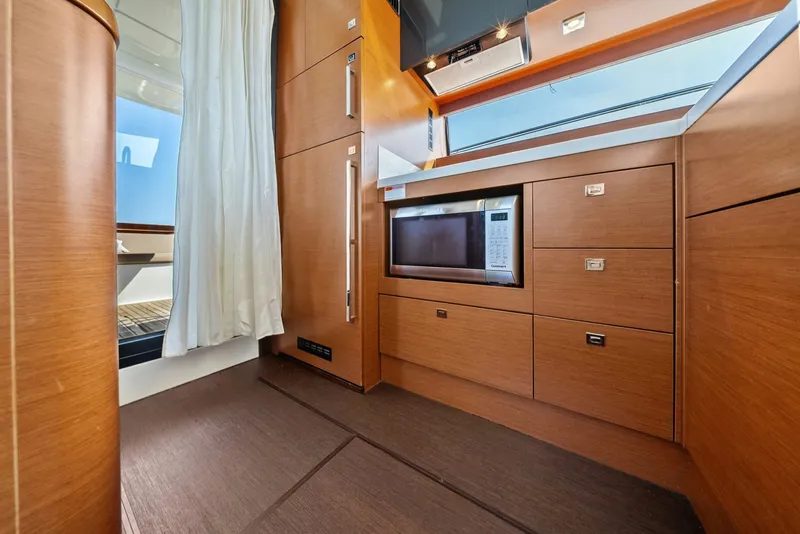 Slide: The Image of 2015 Prestige 550 'Legacy' - 6008802