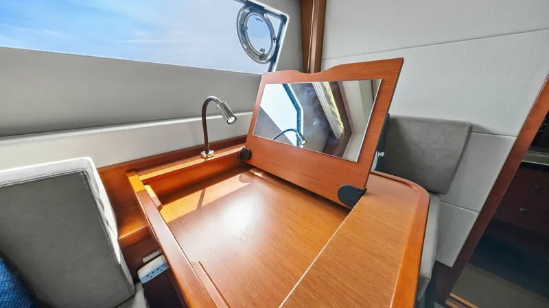 Slide: The Image of 2015 Prestige 550 'Legacy' - 6613487