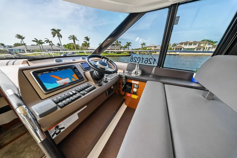 Slide: The Image of 2015 Prestige 550 'Legacy' - 6008808