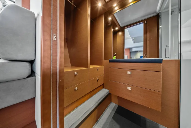 Slide: The Image of 2015 Prestige 550 'Legacy' - 6008820