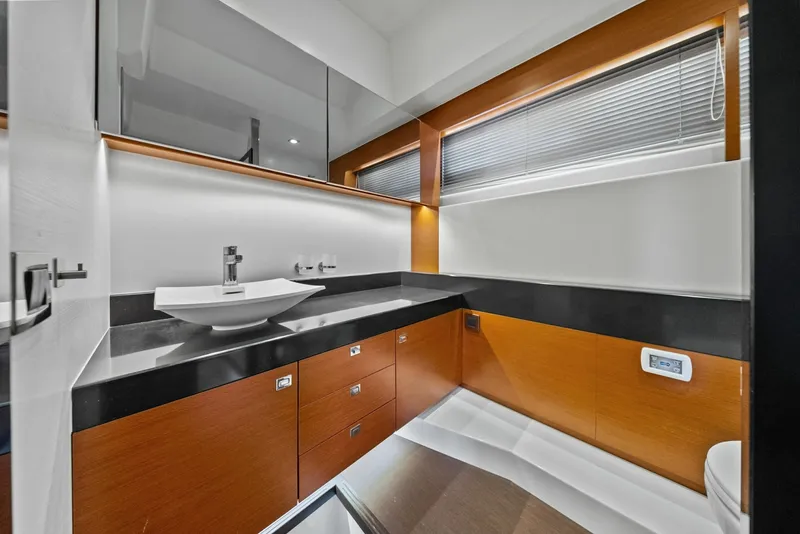 Slide: The Image of 2015 Prestige 550 'Legacy' - 6008824