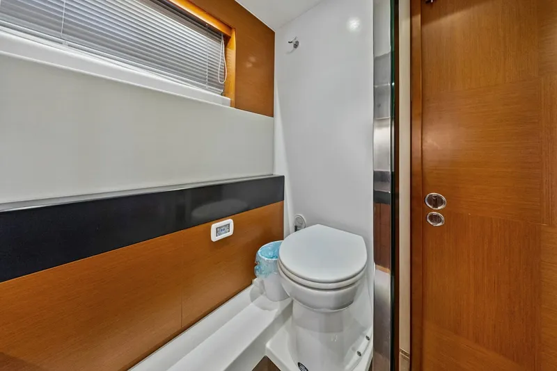 Slide: The Image of 2015 Prestige 550 'Legacy' - 6008828