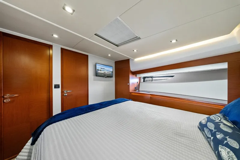 Slide: The Image of 2015 Prestige 550 'Legacy' - 6008836