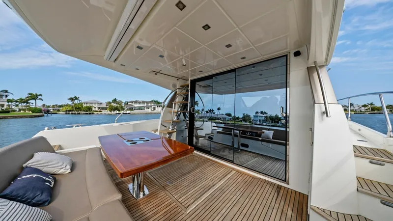 Slide: The Image of 2015 Prestige 550 'Legacy' - 6613455