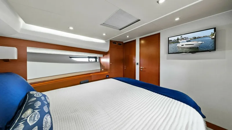 Slide: The Image of 2015 Prestige 550 'Legacy' - 6613495