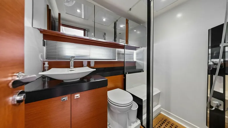 Slide: The Image of 2015 Prestige 550 'Legacy' - 6613502