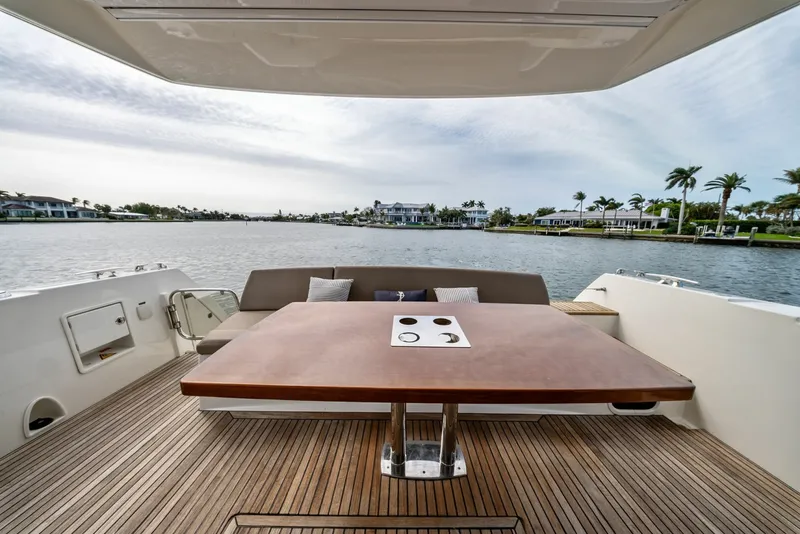 Slide: The Image of 2015 Prestige 550 'Legacy' - 6008785