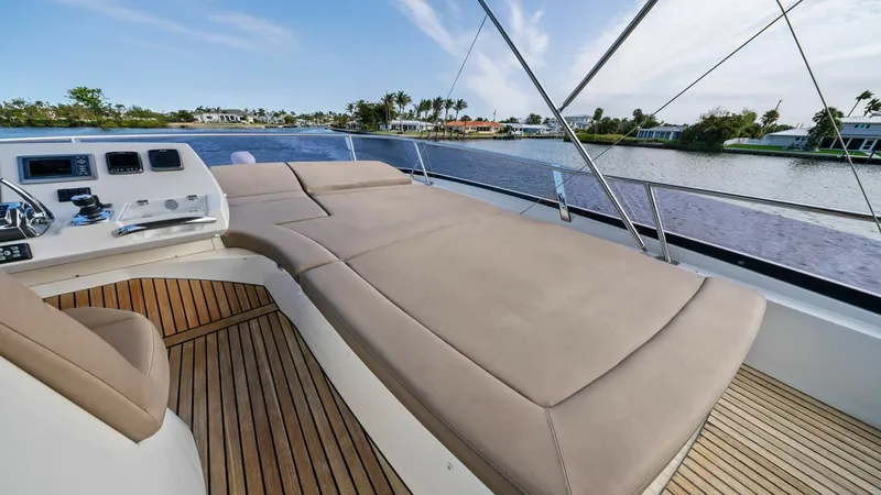 Slide: The Image of 2015 Prestige 550 'Legacy' - 6613464