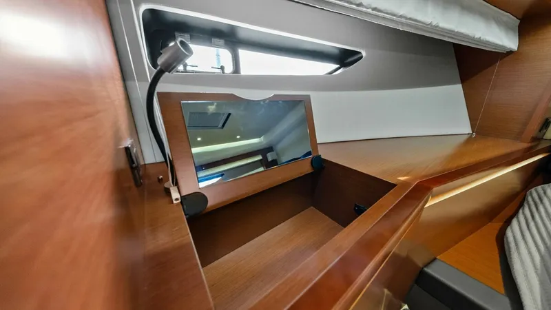 Slide: The Image of 2015 Prestige 550 'Legacy' - 6613497