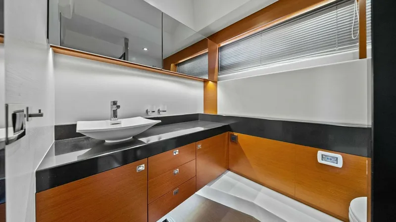 Slide: The Image of 2015 Prestige 550 'Legacy' - 6613490