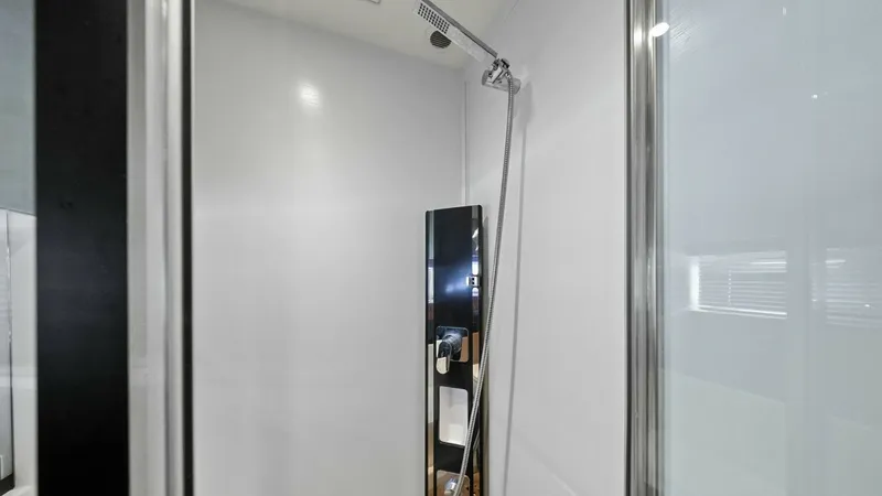 Slide: The Image of 2015 Prestige 550 'Legacy' - 6613503