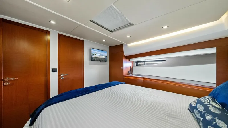Slide: The Image of 2015 Prestige 550 'Legacy' - 6613496