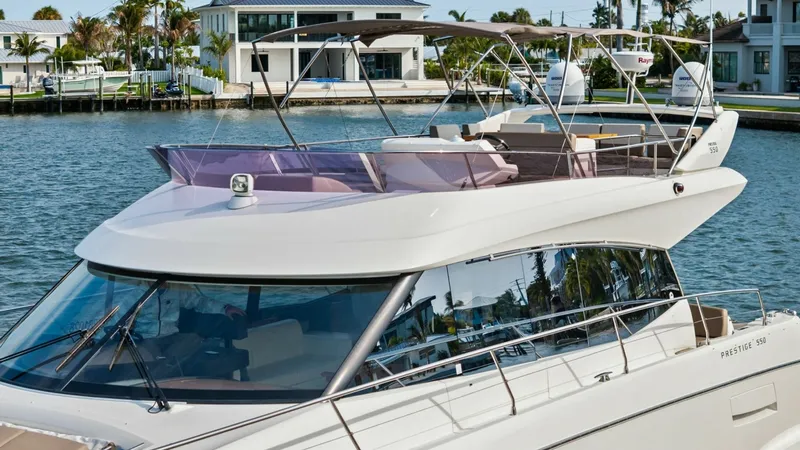 Slide: The Image of 2015 Prestige 550 'Legacy' - 6613524