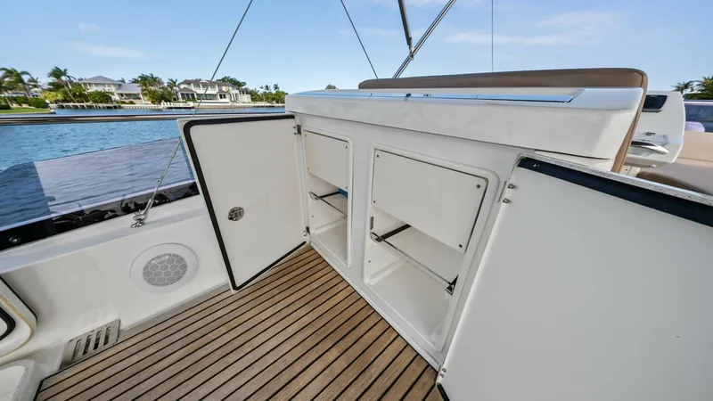 Slide: The Image of 2015 Prestige 550 'Legacy' - 6613468