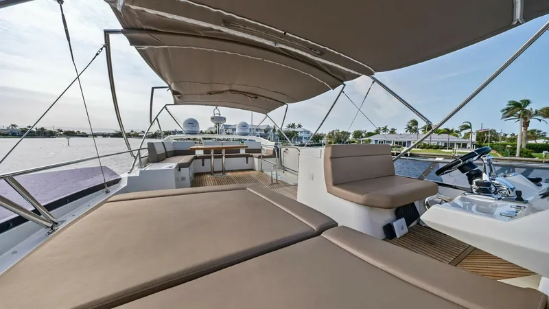 Slide: The Image of 2015 Prestige 550 'Legacy' - 6613461