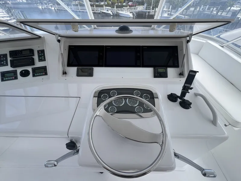 Slide: The Image of Viking 52 LET IT RAIN - Helm 2003 Viking 52
LET IT RAIN - 7677913