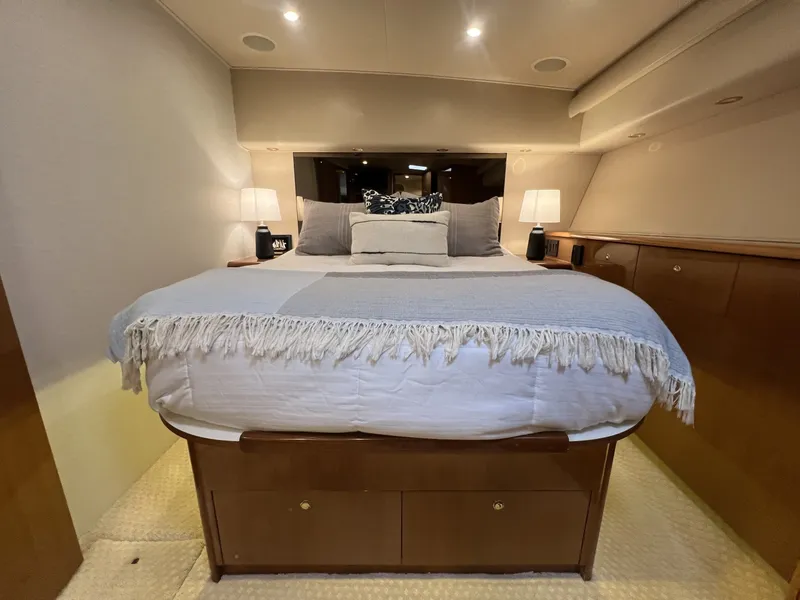 Slide: The Image of Viking 52 LET IT RAIN - Master Stateroom 2003 Viking 52 
LET IT RAIN - 6047460