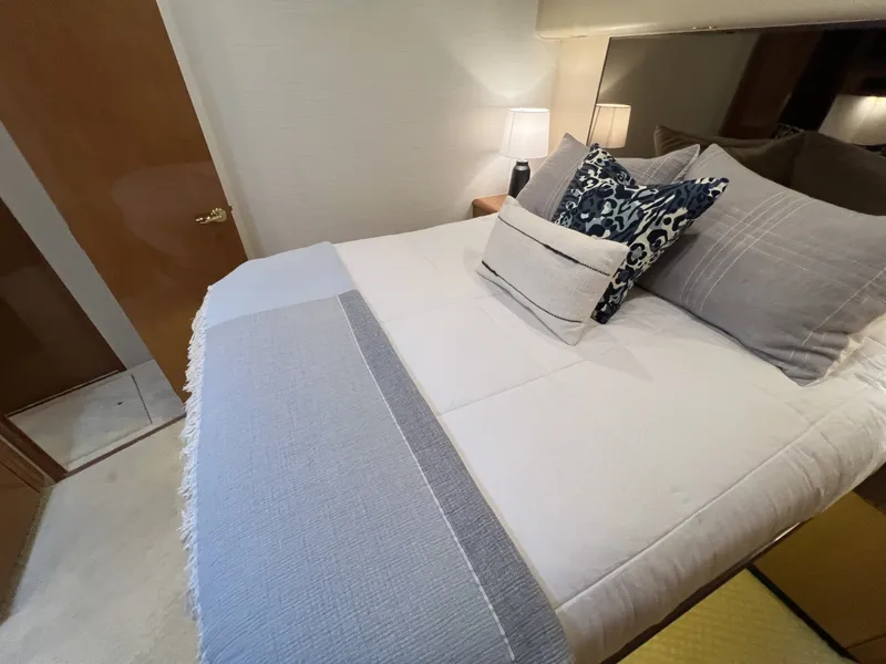 Slide: The Image of Viking 52 LET IT RAIN - Master Stateroom 2003 Viking 52 
LET IT RAIN - 6047461