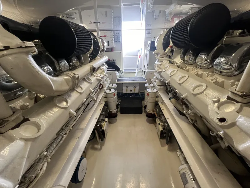 Slide: The Image of Viking 52 LET IT RAIN - Engine Room 2003 Viking 52 
LET IT RAIN - 6046146