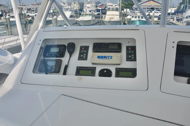 Slide: The Image of Viking 52 LET IT RAIN - Helm 2003 Viking 52 
LET IT RAIN - 6008774