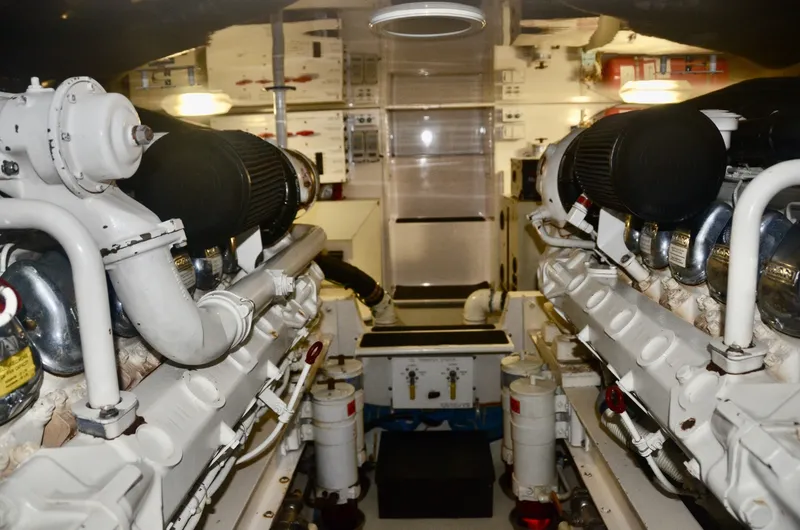 Slide: The Image of Viking 52 LET IT RAIN - Engine Room 2003 Viking 52 
LET IT RAIN - 6009189