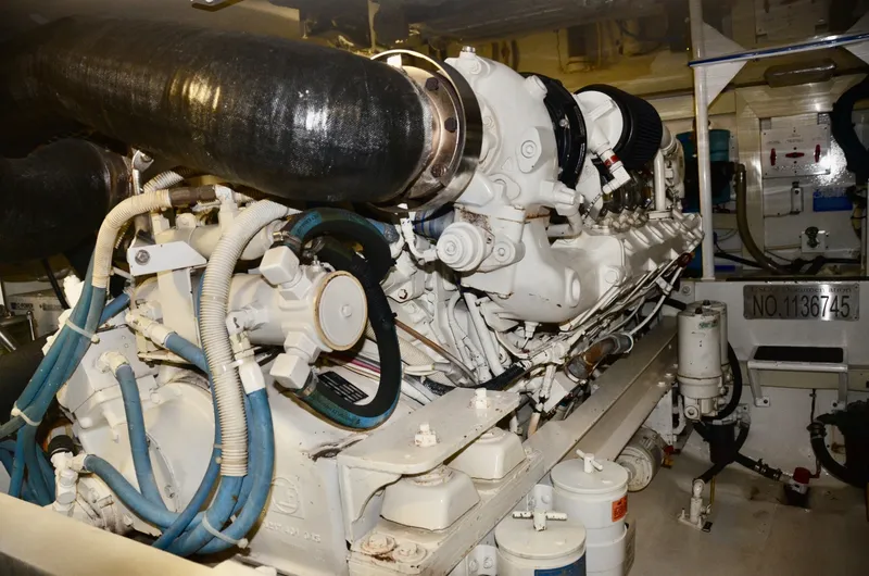 Slide: The Image of Viking 52 LET IT RAIN - Engine Room 2003 Viking 52 
LET IT RAIN - 6009192