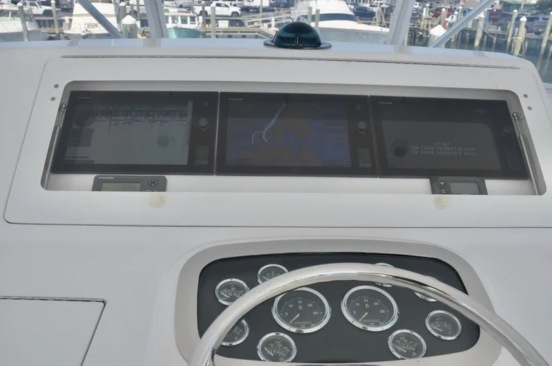 Slide: The Image of Viking 52 LET IT RAIN - Helm 2003 Viking 52 
LET IT RAIN - 6008773