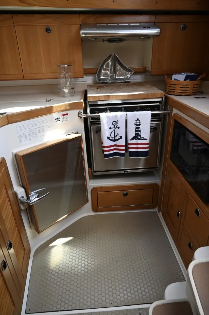 Slide: The Image of Catalina 40 2002 - 6008960