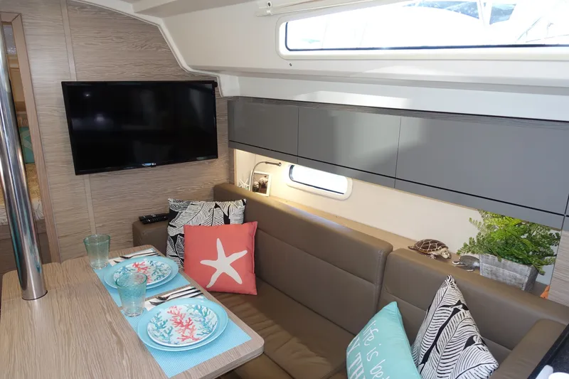 Slide: The Image of Hanse 348 2021 - 6009197