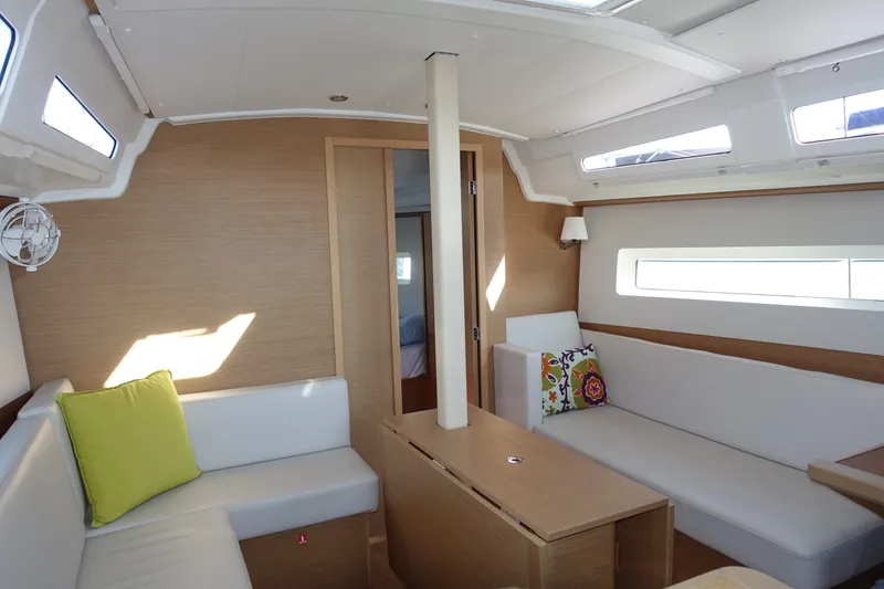 Slide: The Image of Jeanneau 380 PERFORMANCE 2023 - 6012829