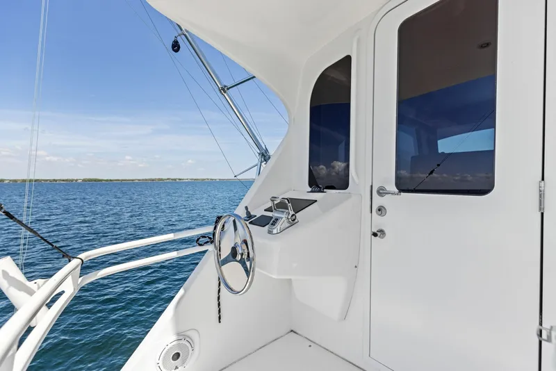 Slide: The Image of 2008 Viking 68 Skybridge "Liquid Apple" - 6050493